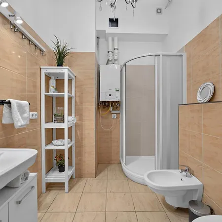 Apartment Elegant With View Budapest