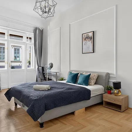 Elegant With View Apartment Budapest
