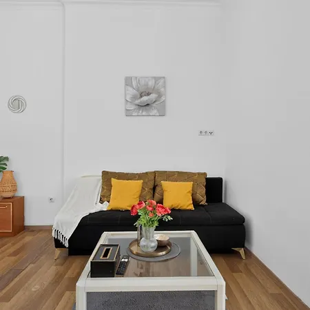 Elegant With View Apartment